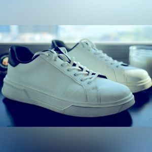 Zara Men’s White Sneakers Size 42 - US 9 - Great Condition